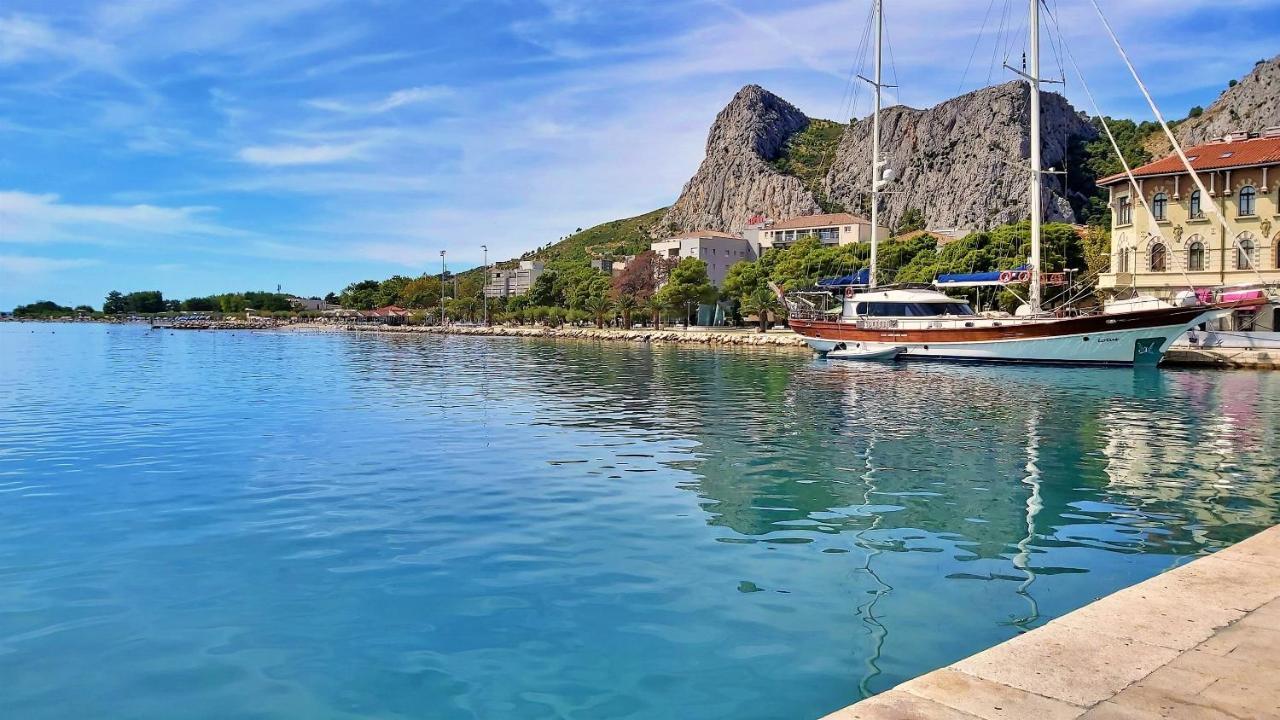 Apartments Punta 2 Omiš Esterno foto