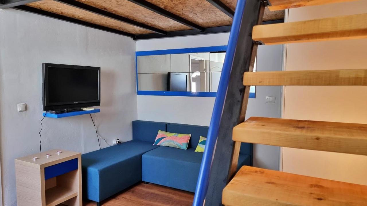 Apartments Punta 2 Omiš Esterno foto
